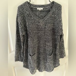 Chunky long over sized sweater with front pockets